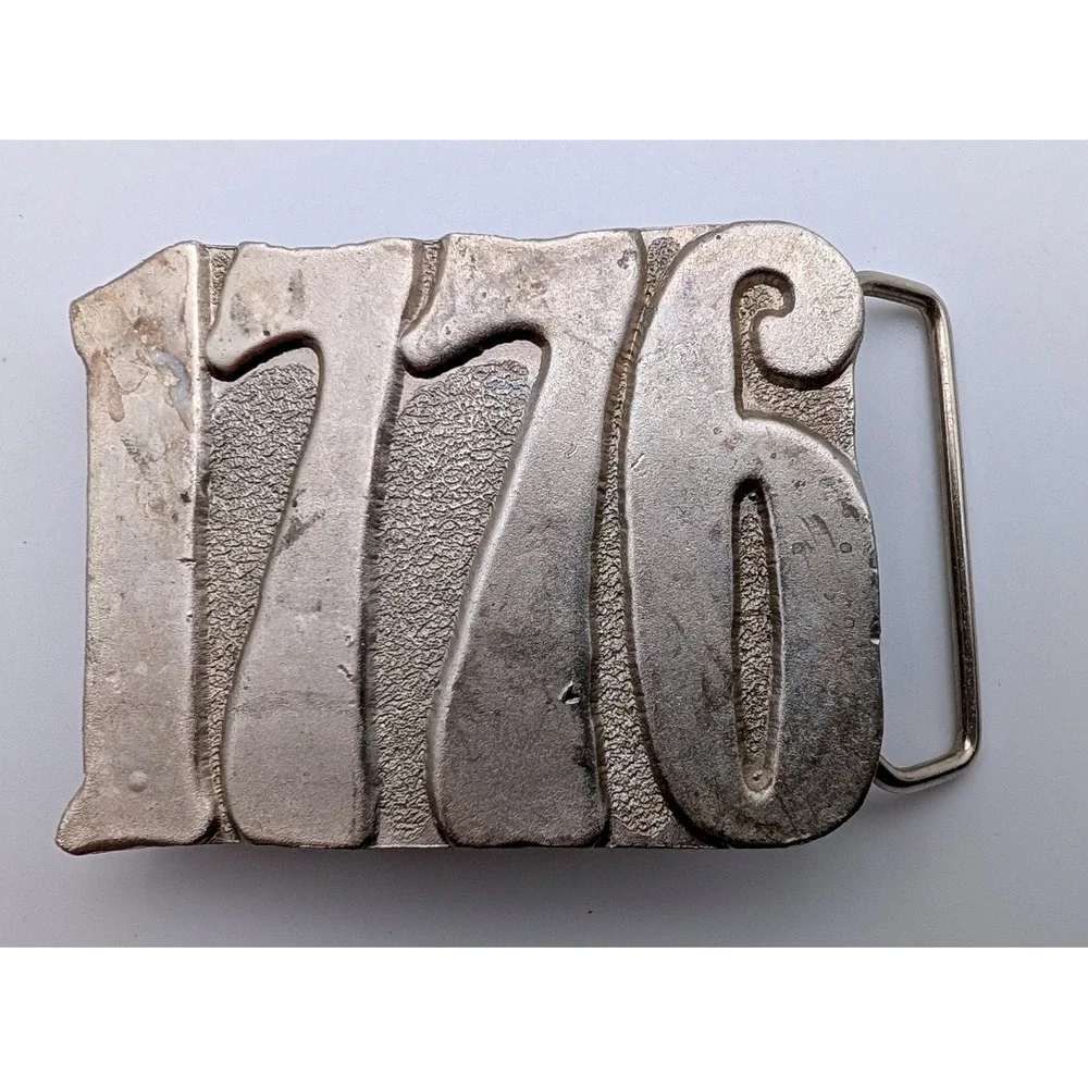 Vintage 1975 The Brass Buckle Company 1776 Bicentennial Belt Buckle Silver Tone